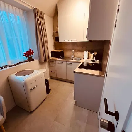 Christina's 1 Bed- Third Floor אוסטנדה