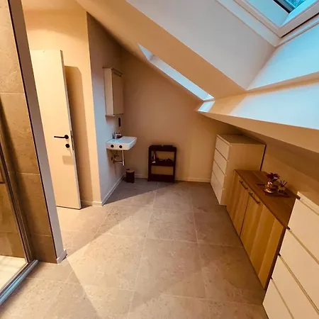 Christina's 1 Bed- Third Floor Apartament *