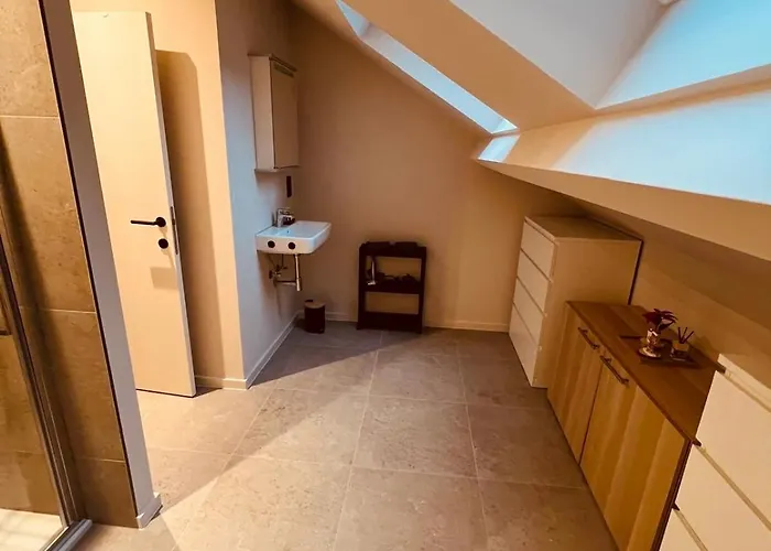 Christina's 1 Bed- Third Floor Apartament *